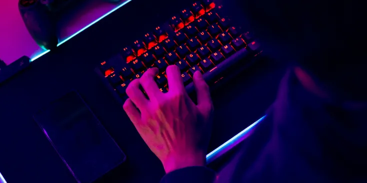 teclado gaming luminoso